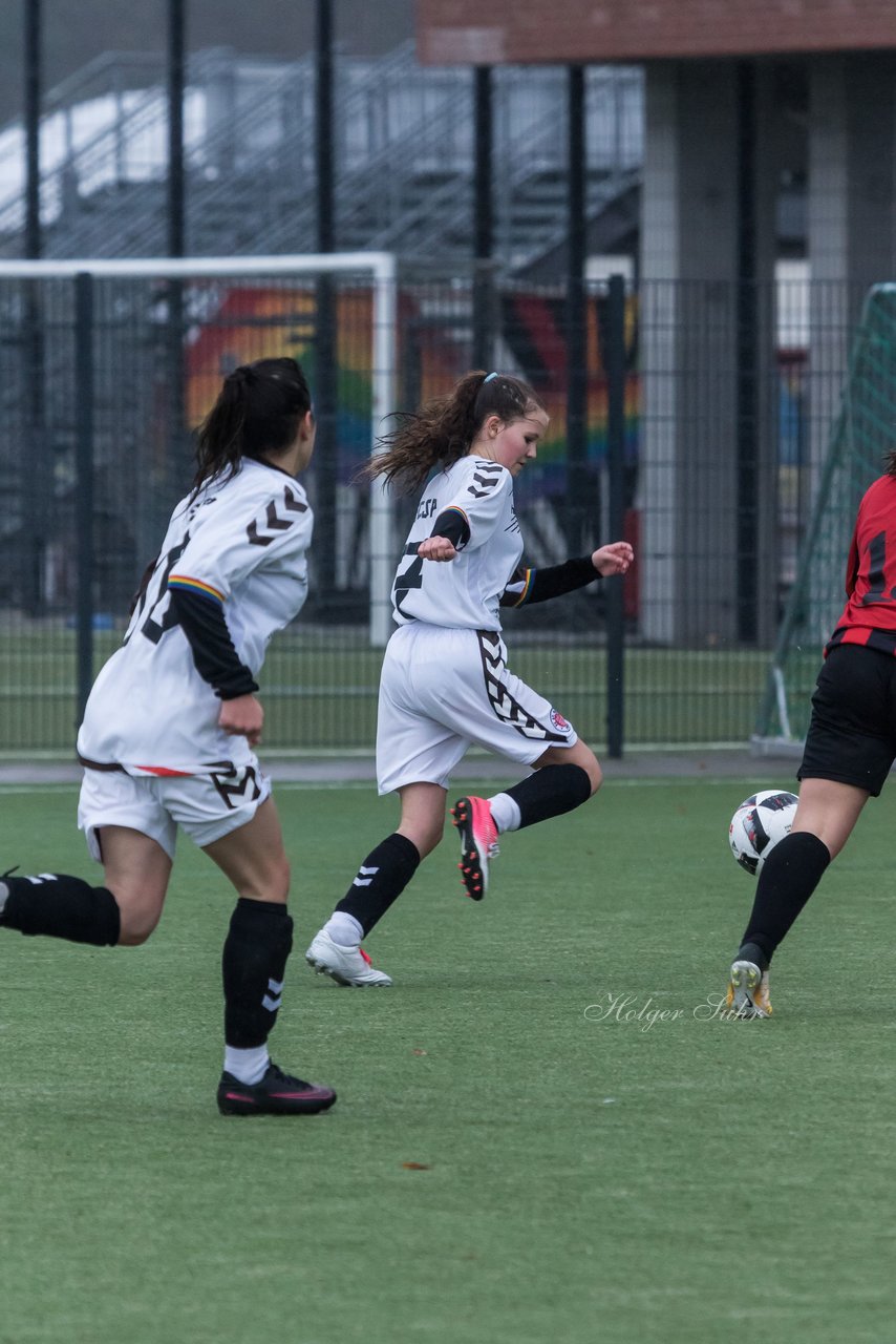 Bild 270 - B-Juniorinnen FC St.Pauli . Braedstrup IF : Ergebnis: 4:1